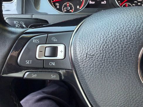 Used 2018 Volkswagen Golf SE FWD image 30
