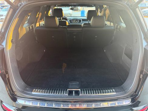 Used 2016 Kia Sorento SX image 22