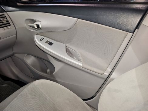 Used 2012 Toyota Corolla LE image 33