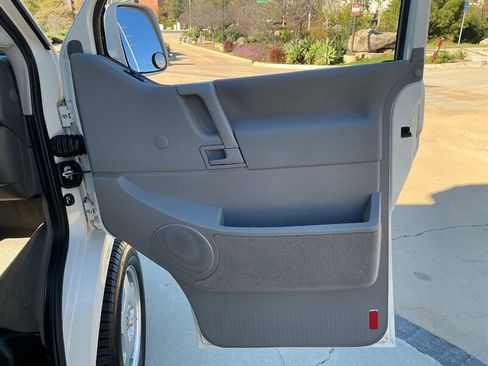 Used 2002 Volkswagen Eurovan MV image 28