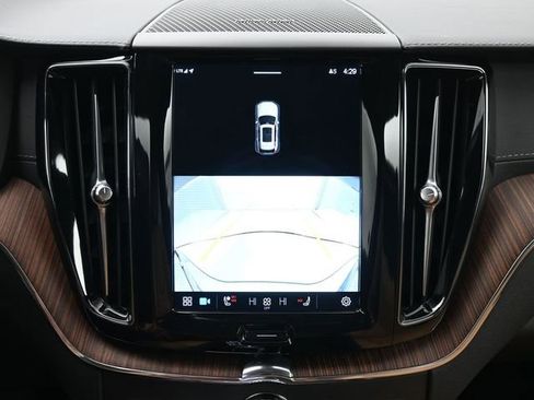 Used 2023 Volvo XC60 B5 Ultimate w/ Climate Package image 22