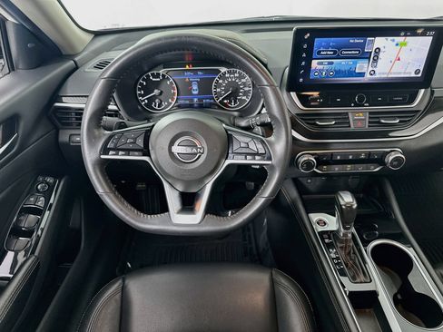 Used 2024 Nissan Altima 2.5 SR w/ SR Premium Package FWD image 23