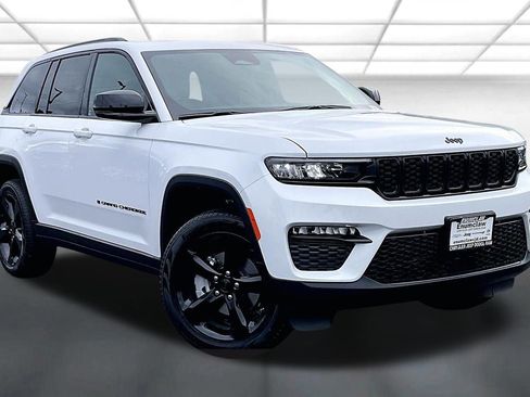 New 2025 Jeep Grand Cherokee Limited w/ Black Appearance Package AWD/4WD image 1