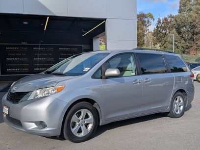 Used 2014 Toyota Sienna LE