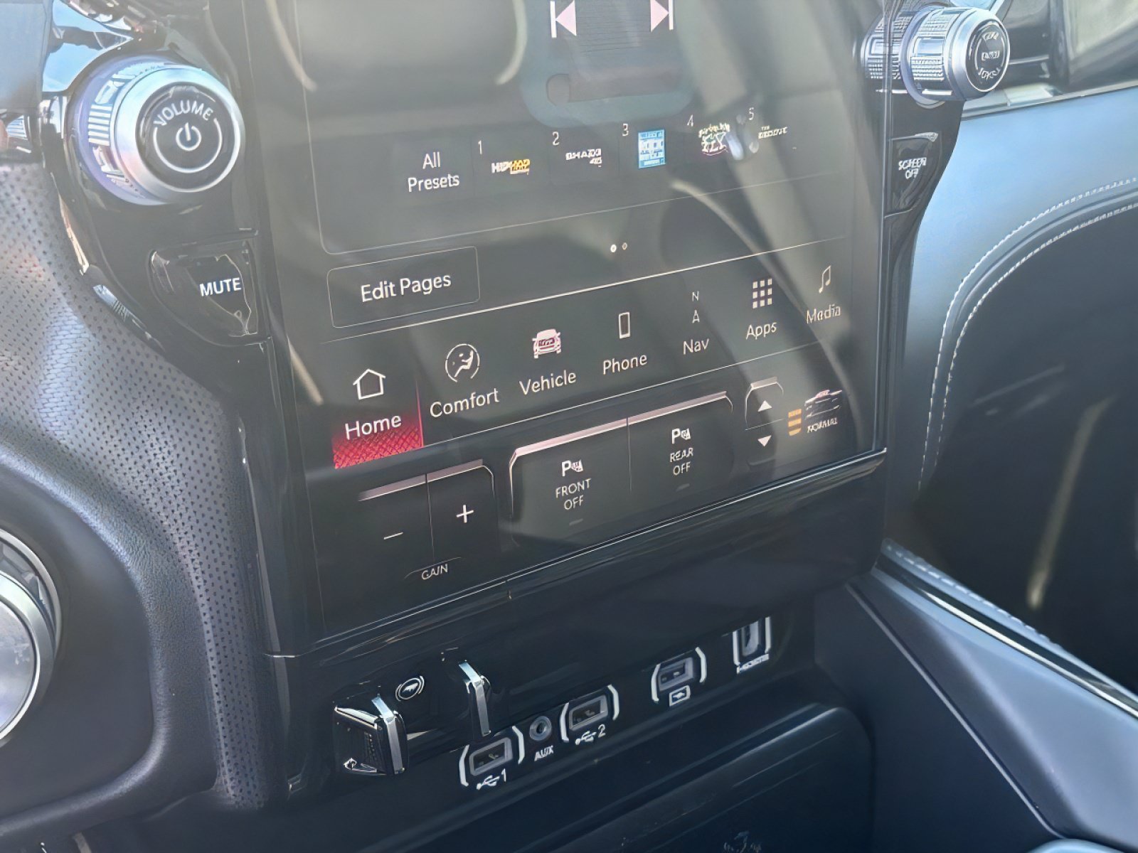 Used 2025 RAM 1500 Limited AWD/4WD image 25