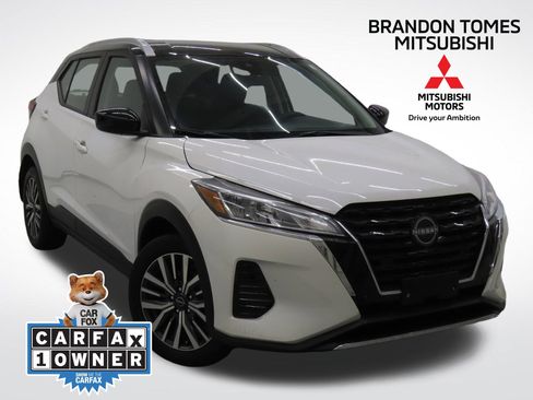 Used 2023 Nissan Kicks SV image 1