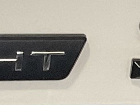 Used 2019 Nissan Titan SL w/ Midnight Edition image 8