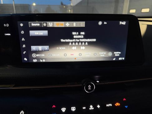 Used 2023 Nissan Ariya FWD image 21