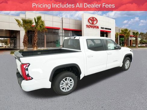 Used 2025 Toyota Tundra SR5 AWD/4WD image 11