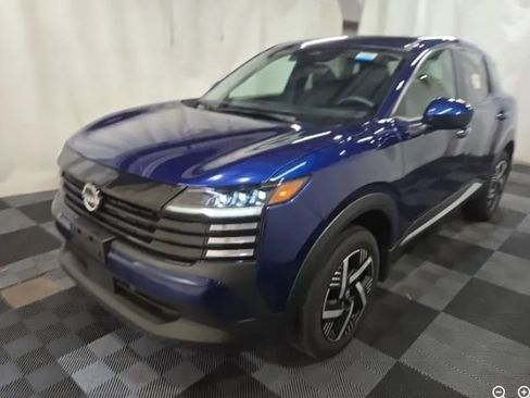 Used 2025 Nissan Kicks SV FWD image 1