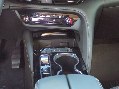 Used 2023 Buick Envision Preferred image 17