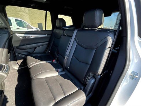 Used 2024 Cadillac XT6 Luxury w/ LPO, Floor Liner Package image 25