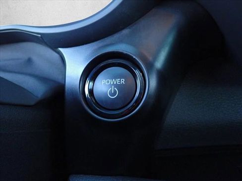 Used 2025 Toyota Sienna Platinum image 23