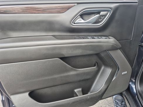 Used 2024 Chevrolet Suburban Z71 w/ Luxury Package image 20