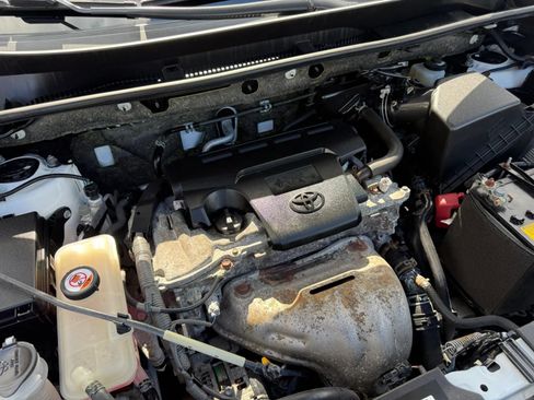 Used 2018 Toyota RAV4 XLE AWD/4WD image 56