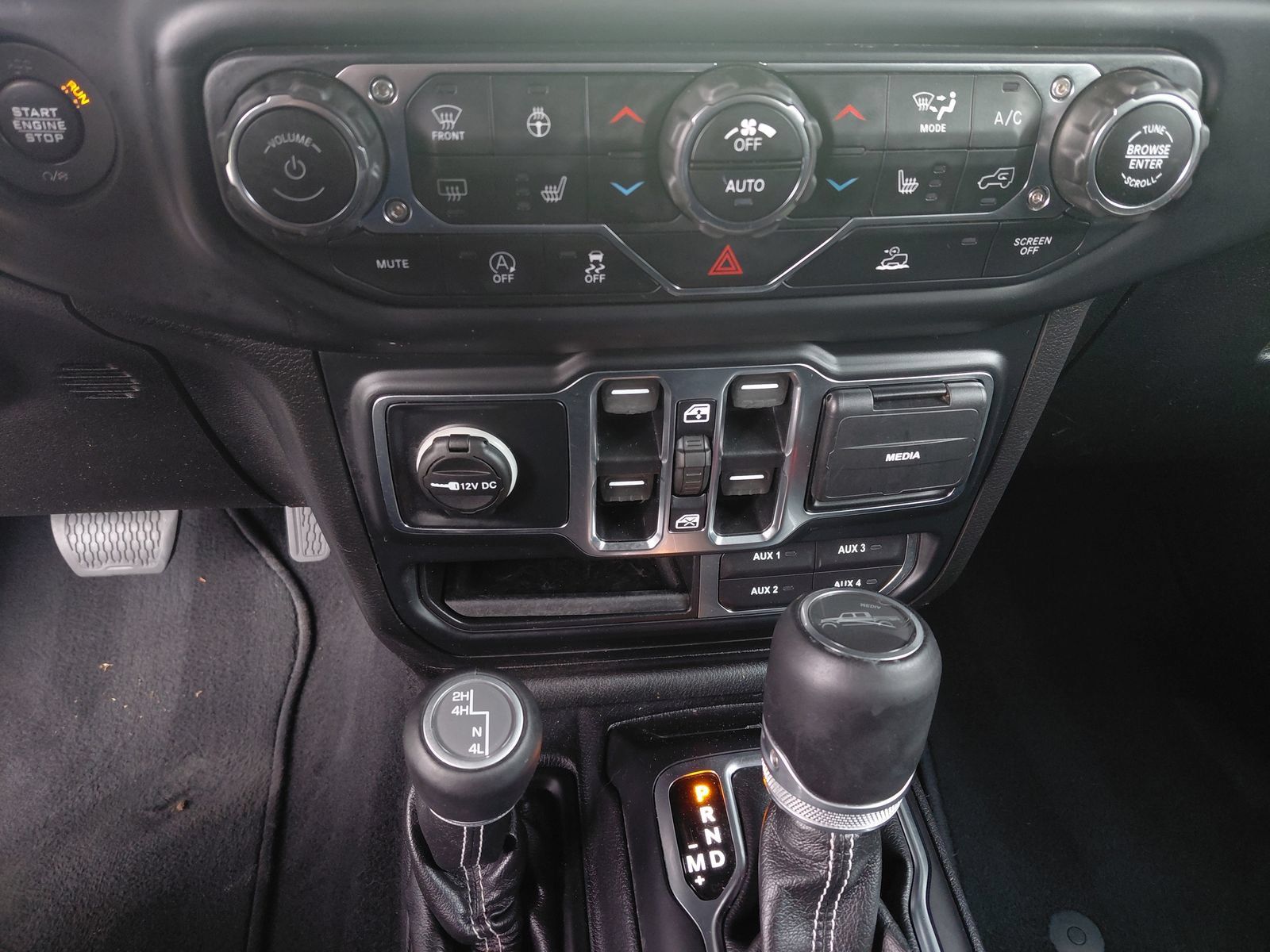 Used 2020 Jeep Gladiator Overland AWD/4WD image 13