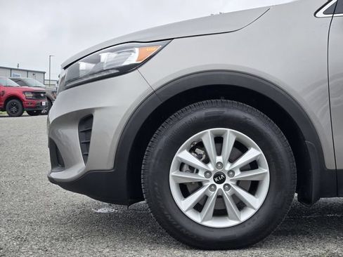 Used 2019 Kia Sorento FWD w/ LX Convenience Package image 9