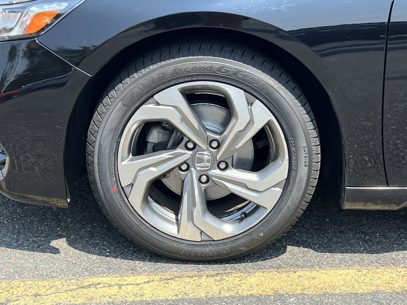 Used 2019 Honda Accord EX image 9