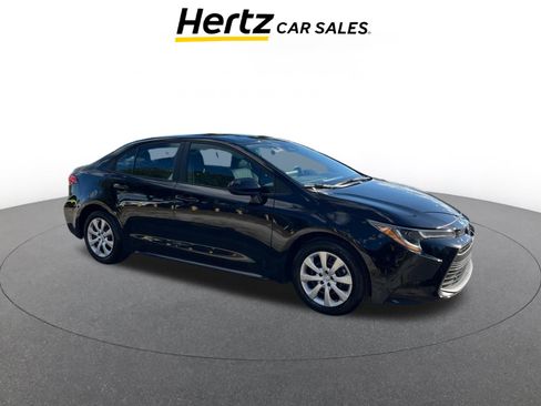 Used 2025 Toyota Corolla LE image 1