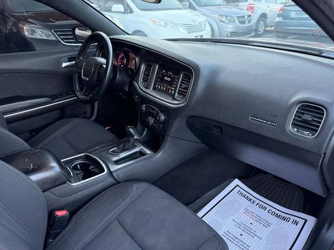 Used 2019 Dodge Charger SXT RWD image 21