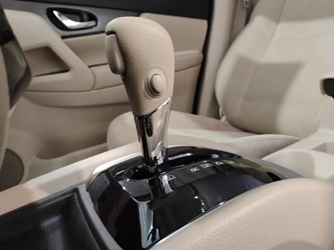Used 2015 Nissan Rogue S FWD image 47