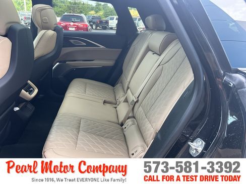 Used 2024 Cadillac Lyriq Luxury w/ Nappa Leather Package AWD/4WD image 23