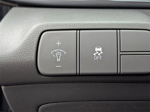 Used 2024 Hyundai Elantra SEL w/ Convenience Package image 26