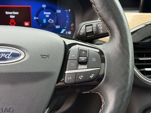Used 2022 Ford Escape Titanium w/ Titanium Elite Package AWD/4WD image 12