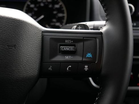 Used 2025 Nissan Rogue SV AWD/4WD image 18