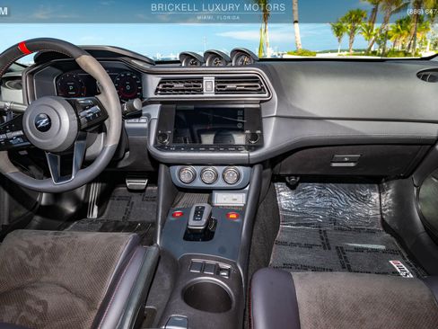 Used 2025 Nissan Z NISMO w/ Floor Mat Package RWD image 9