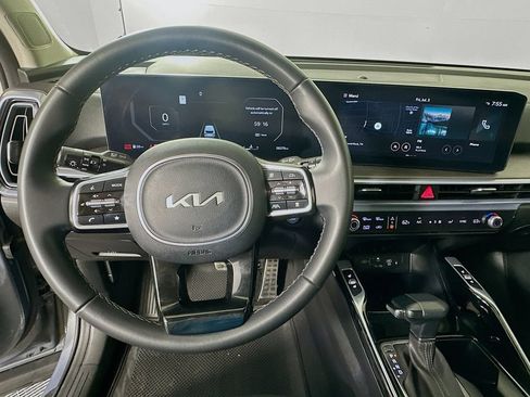 Used 2024 Kia Sorento SX AWD/4WD image 11