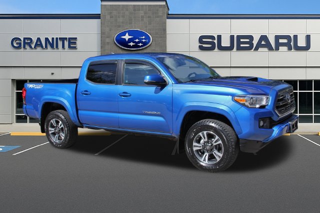 Used 2017 Toyota Tacoma TRD Sport w/ Tow Package (A/T) AWD/4WD image 13