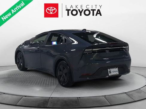 New 2025 Toyota Prius Plug-In Hybrid FWD image 4
