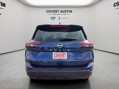 Used 2024 Nissan Rogue SV FWD image 4