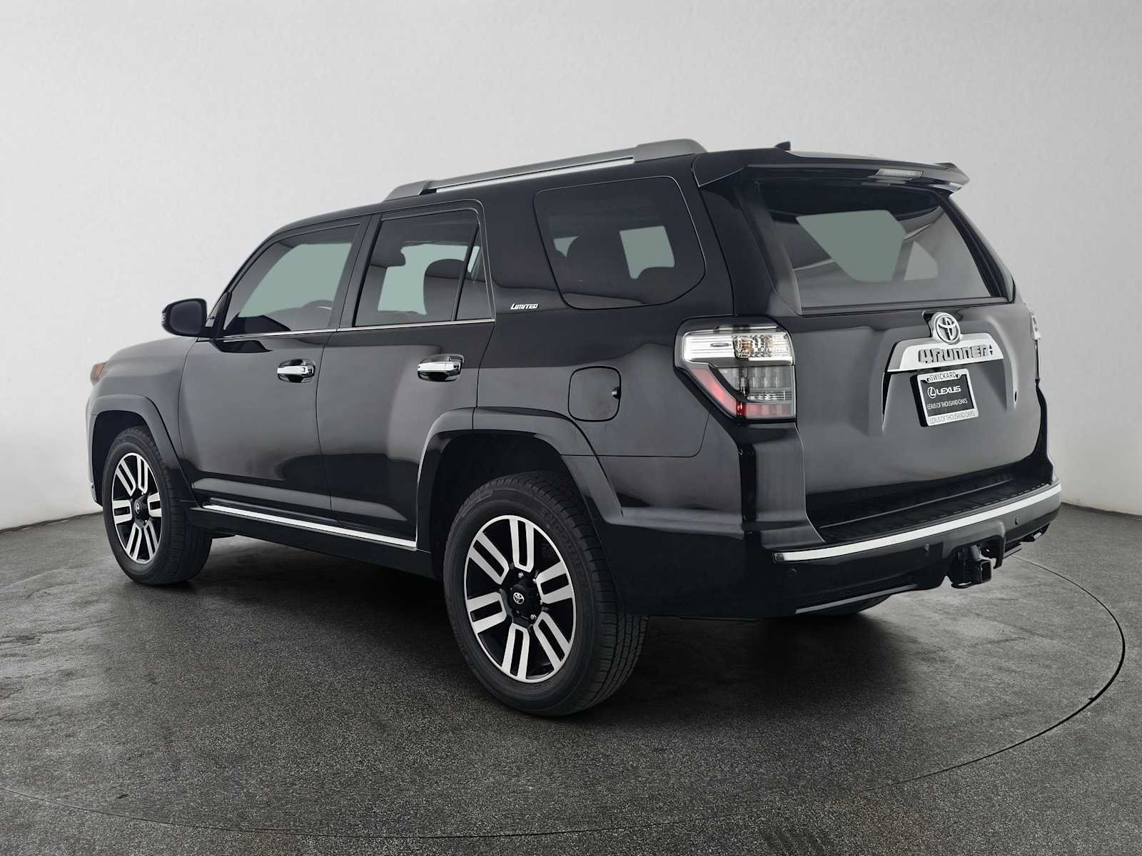 Used 2022 Toyota 4Runner Limited AWD/4WD image 5