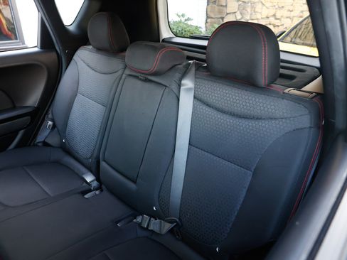 Used 2018 Kia Soul + image 11