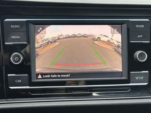 Used 2019 Volkswagen Jetta SE image 16