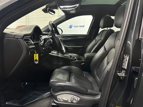 Used 2023 Porsche Macan Turbo AWD/4WD image 10