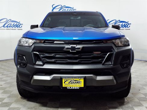 Used 2023 Chevrolet Colorado Trail Boss w/ Technology Package image 3