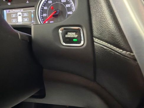 Used 2019 GMC Acadia SLT AWD/4WD image 13