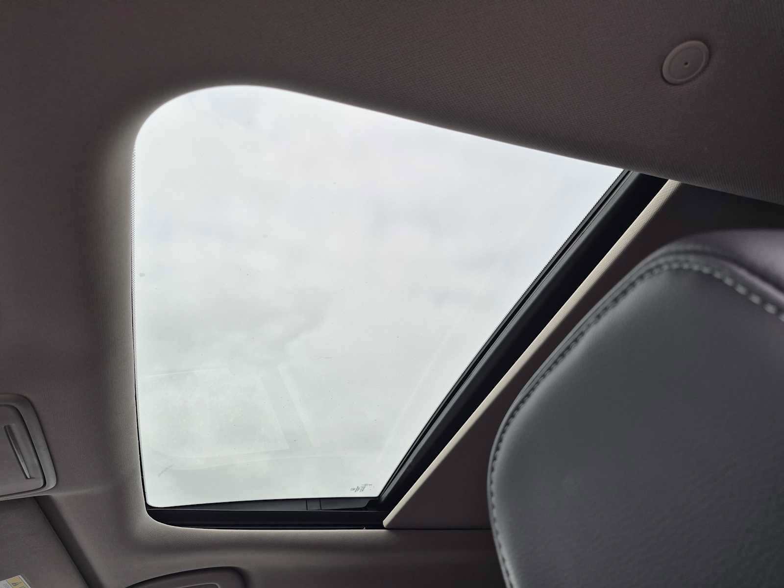Certified 2024 Honda Pilot Touring image 18