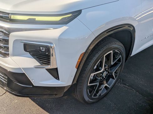 New 2026 Chevrolet Traverse High Country FWD image 10