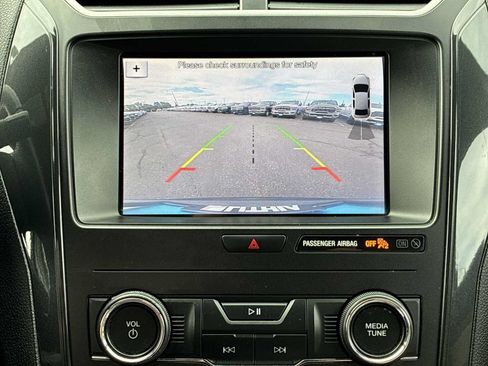 Used 2019 Ford Explorer XLT w/ Equipment Group 201A AWD/4WD image 22