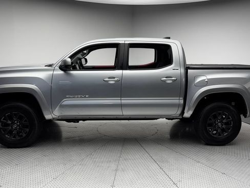 Used 2023 Toyota Tacoma SR5 AWD/4WD image 5