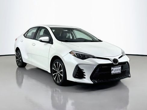 Used 2018 Toyota Corolla XSE FWD image 3