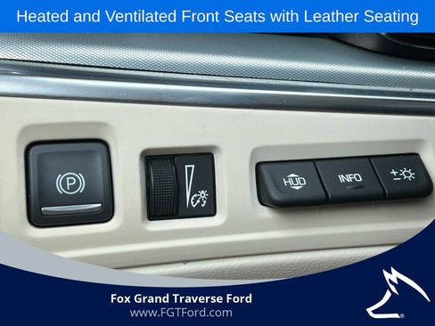 Used 2022 Cadillac XT5 Premium Luxury w/ Technology Package FWD image 18
