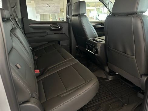 New 2026 GMC Sierra 1500 SLT w/ SLT Premium Package image 17