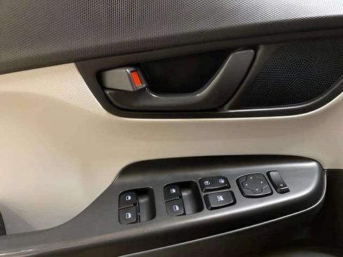 Used 2022 Hyundai Kona SEL FWD image 42