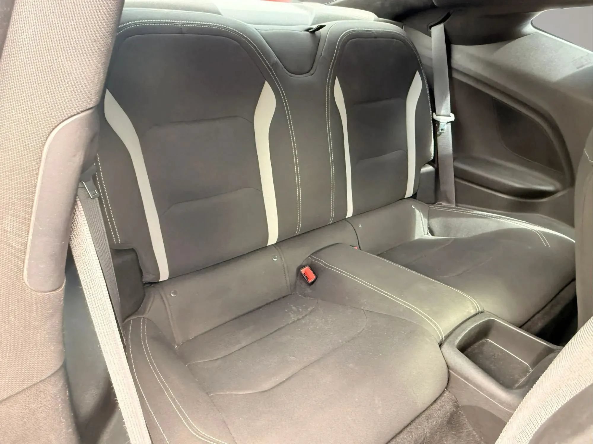 Used 2018 Chevrolet Camaro LT RWD image 15