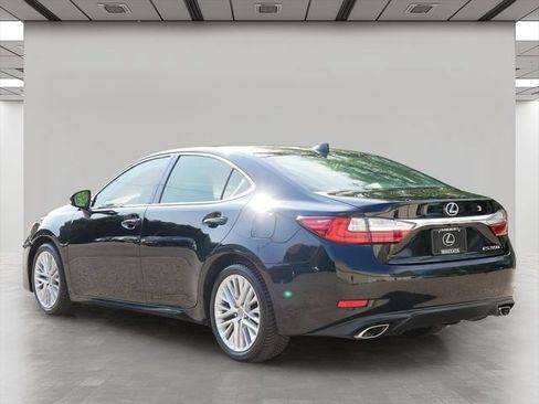 Used 2018 Lexus ES 350 w/ Luxury Package w/Wood Trim FWD image 4